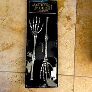 Halloween skeleton servers